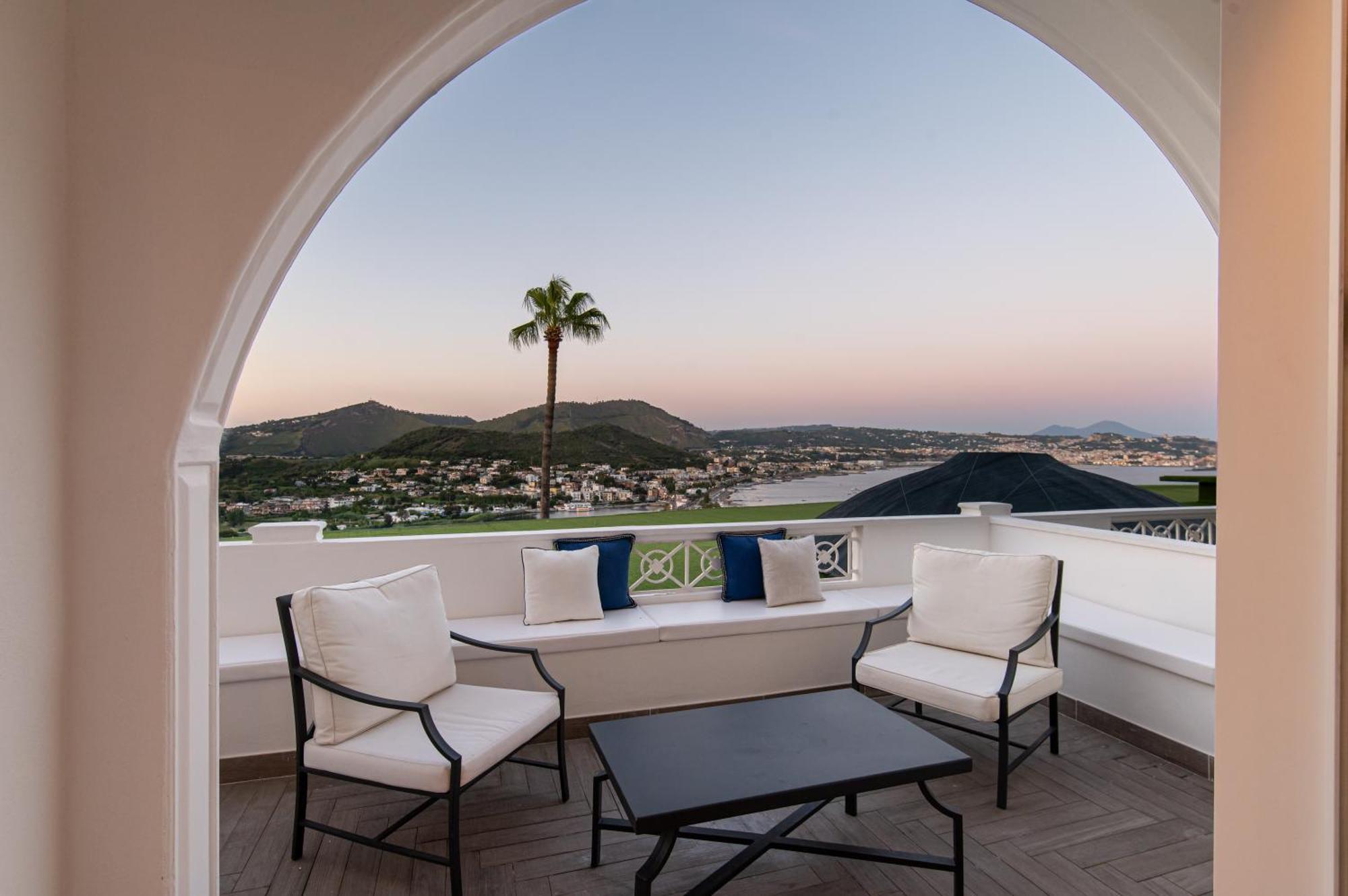 Hotel Il Gabbiano Баколи Екстериор снимка